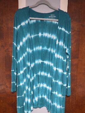 NWT SIZE 3 Torrid turquoise & white tie-dye long sleeve top